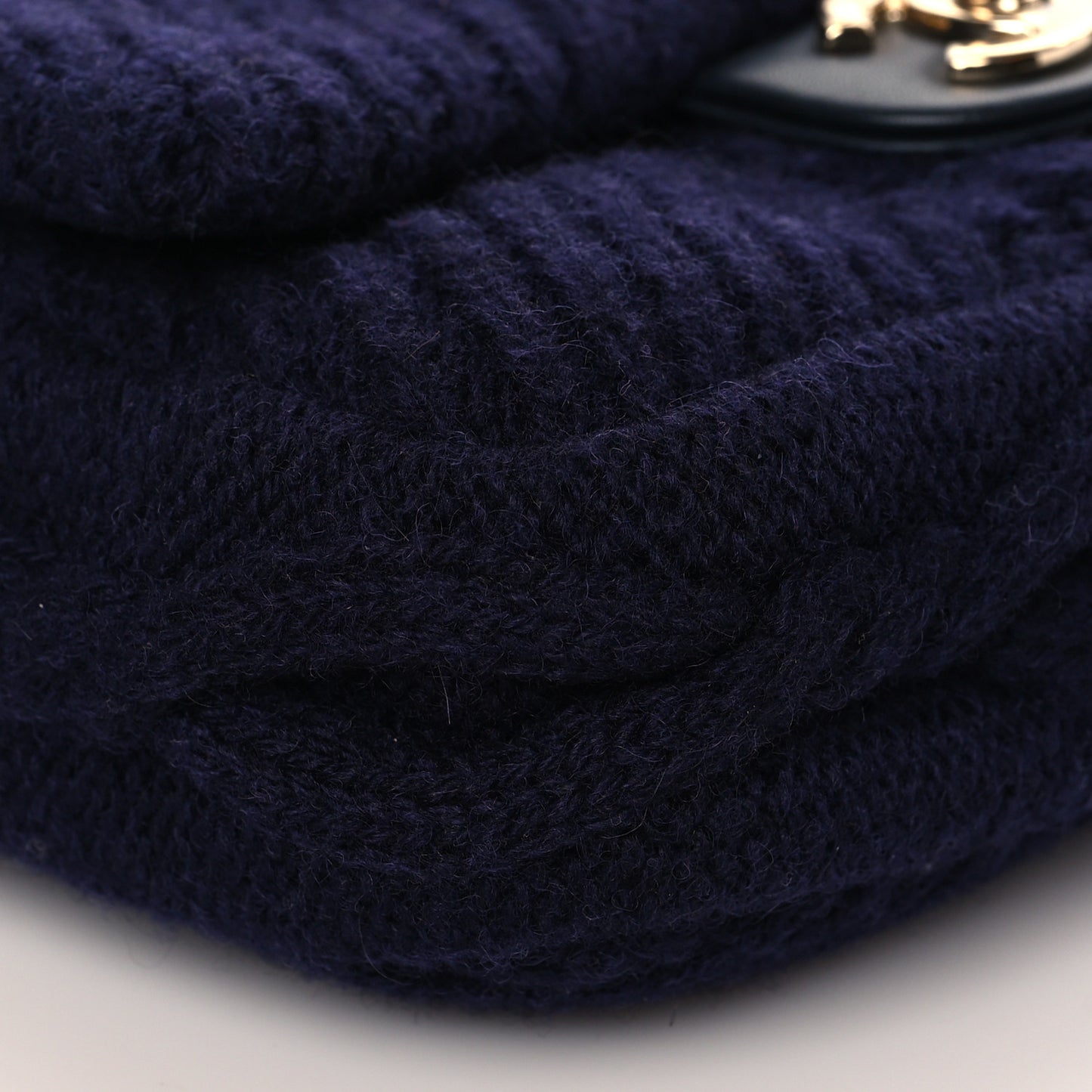 Cable Knit Small Flap Navy Blue