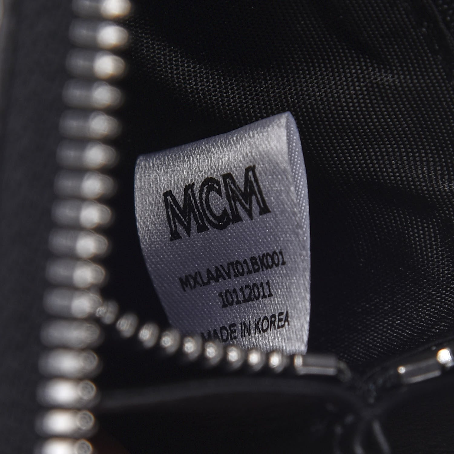MCM Visetos Large Zip Around Wallet Black 7 of 8