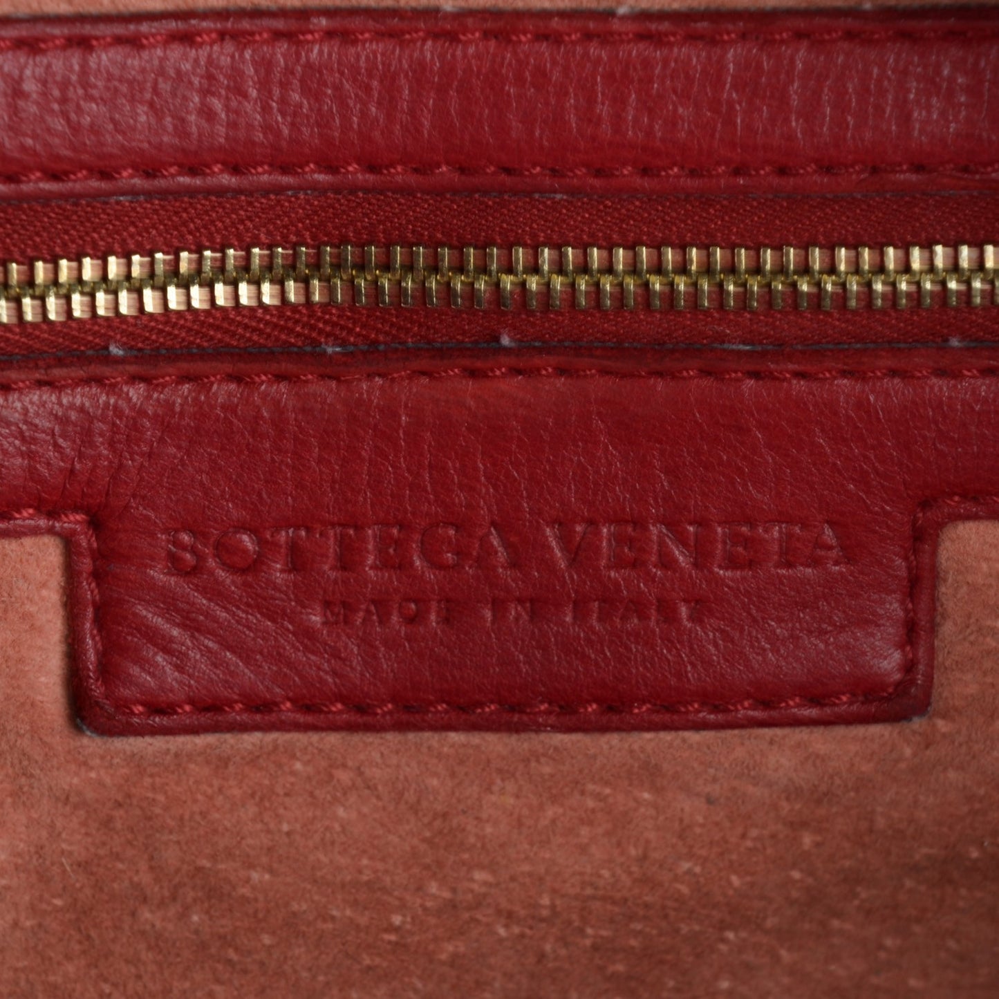 Nappa Intrecciato Medium Veneta Hobo Carmine