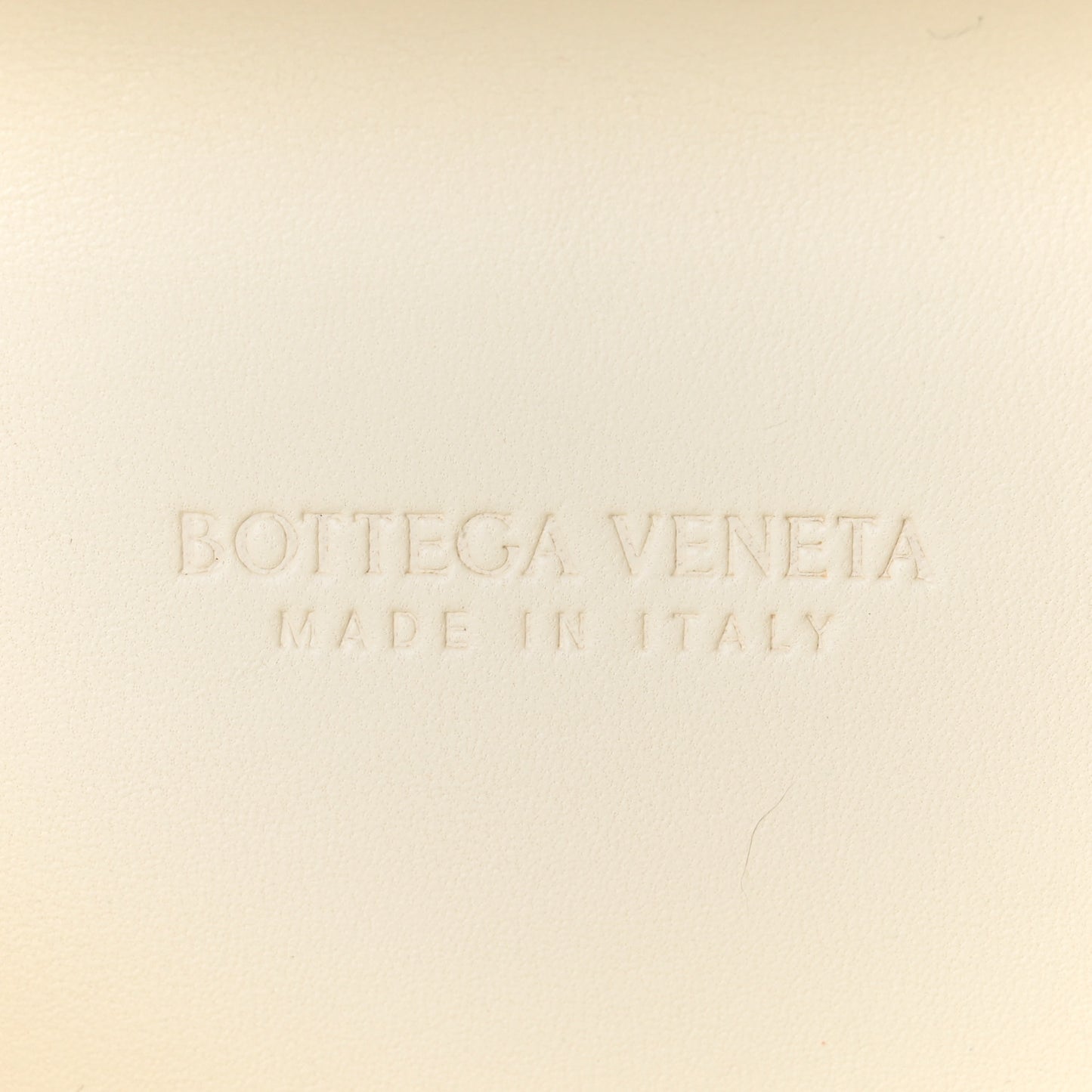 Calfskin Intrecciato Knot On Strap Bone