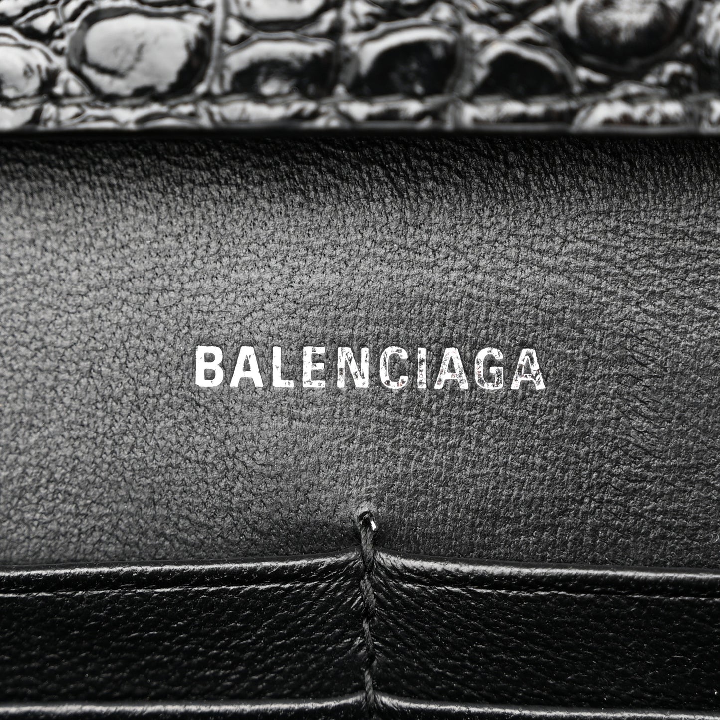 Shiny Calfskin Monochrome Crocodile Embossed Hourglass Chain Bag Black