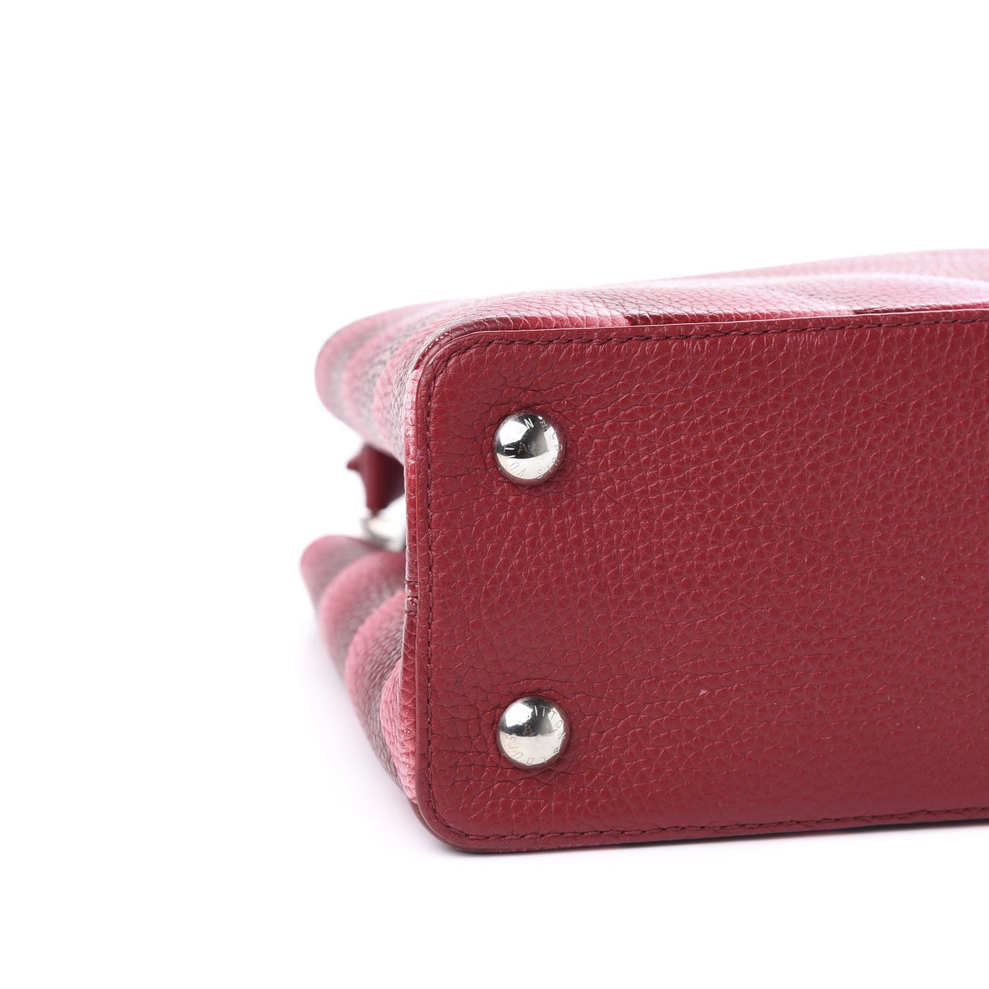 Taurillon Chevron Capucines PM Cherry