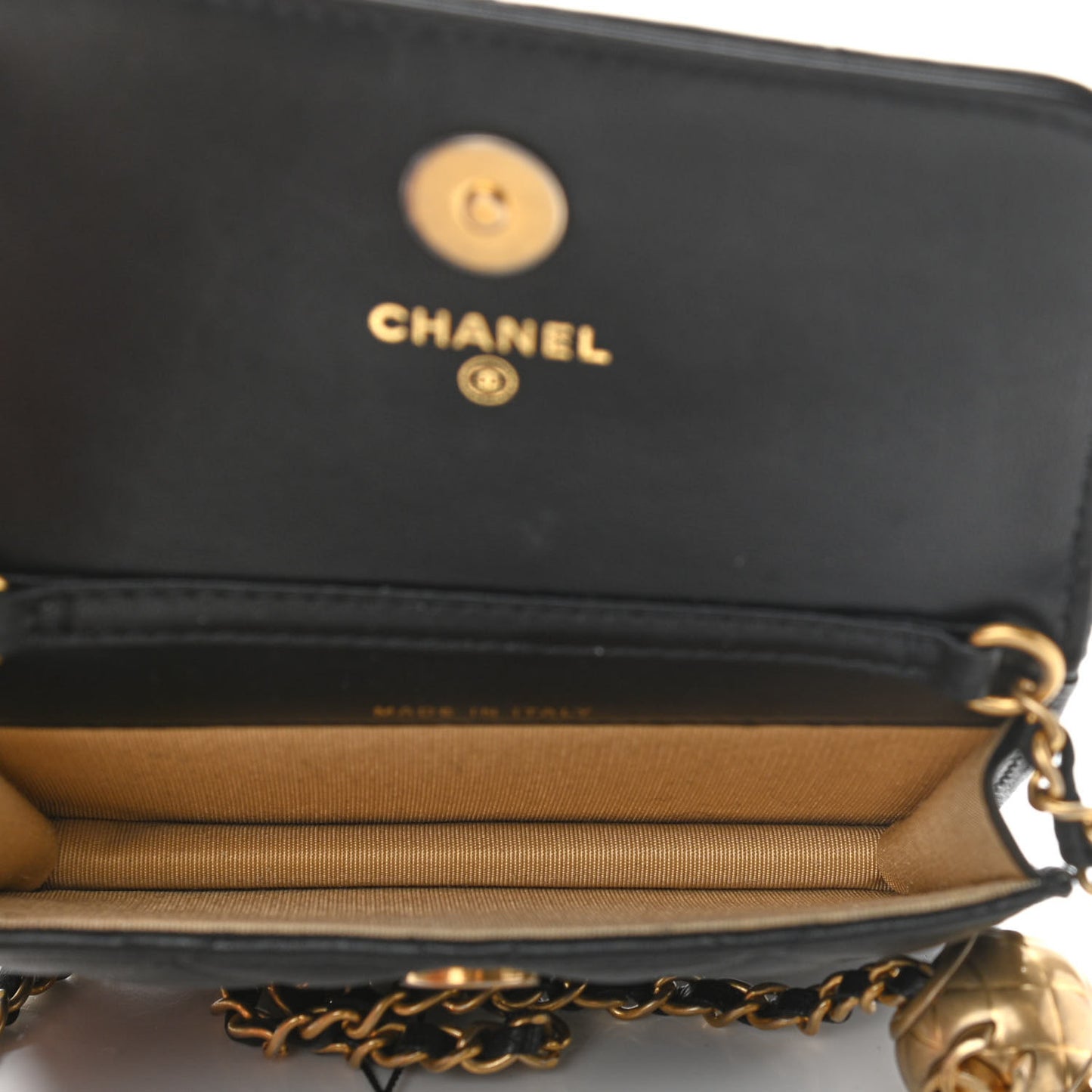 Lambskin Quilted Pearl Crush Clutch With Chain Black