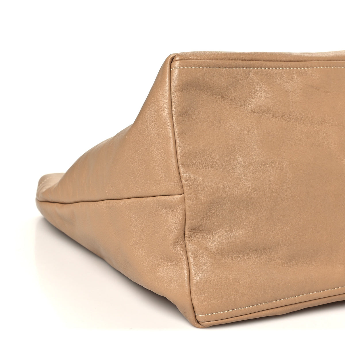 Soft Calf Chain Tote Sughero