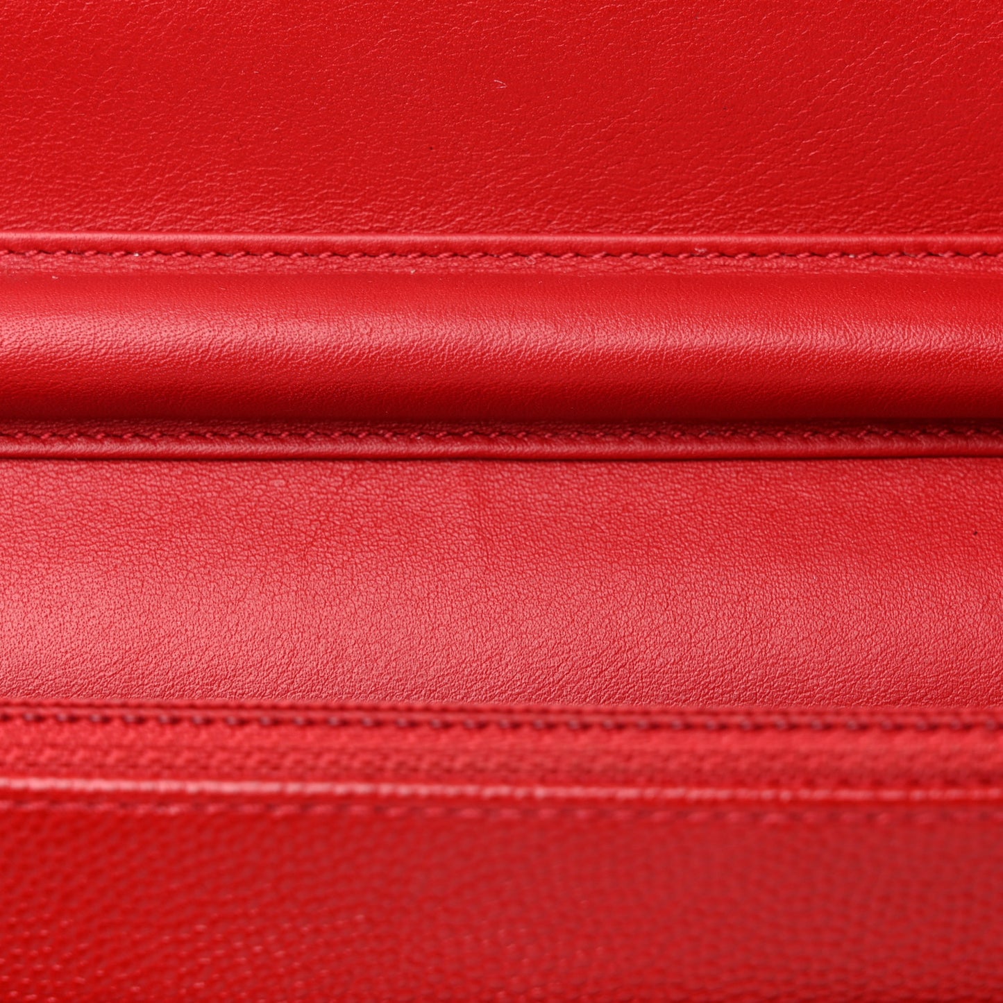 Caviar Sevruga Wallet on Chain WOC Red
