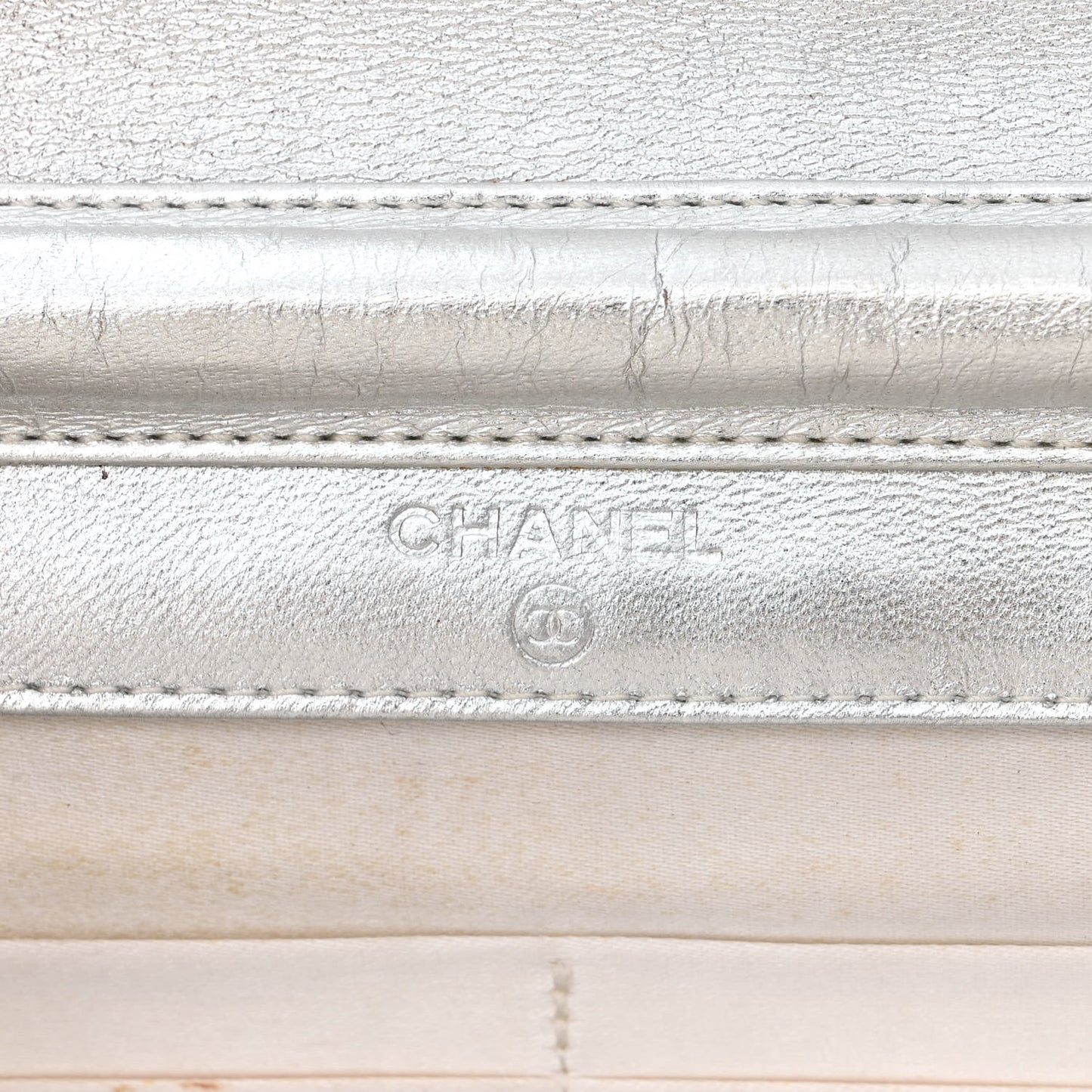 Nylon Travel Wallet On Chain WOC Metallic Silver