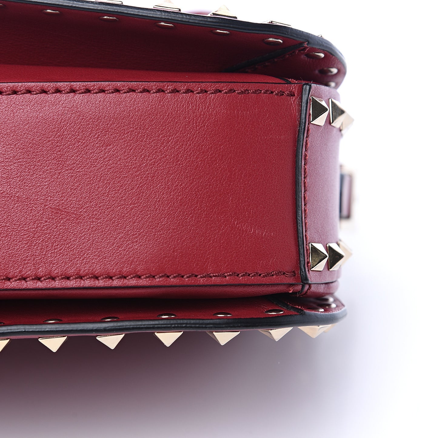 Vitello Medium Rockstud Flap Saddle Bag Scarlet