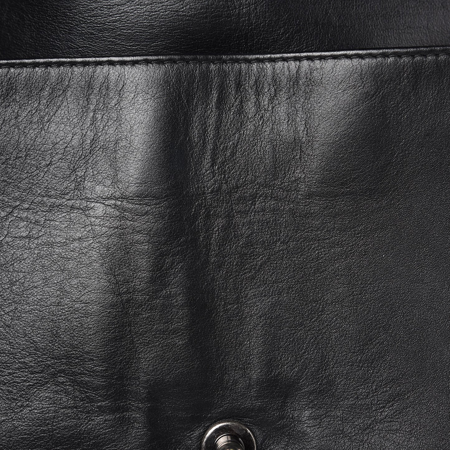 Calfskin Enchained Medium Boy Flap Black
