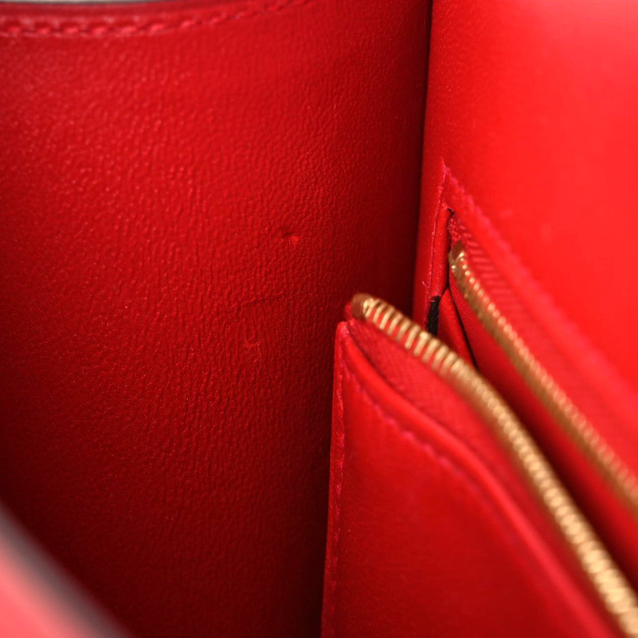 Epsom Constance 24 Rouge Casaque