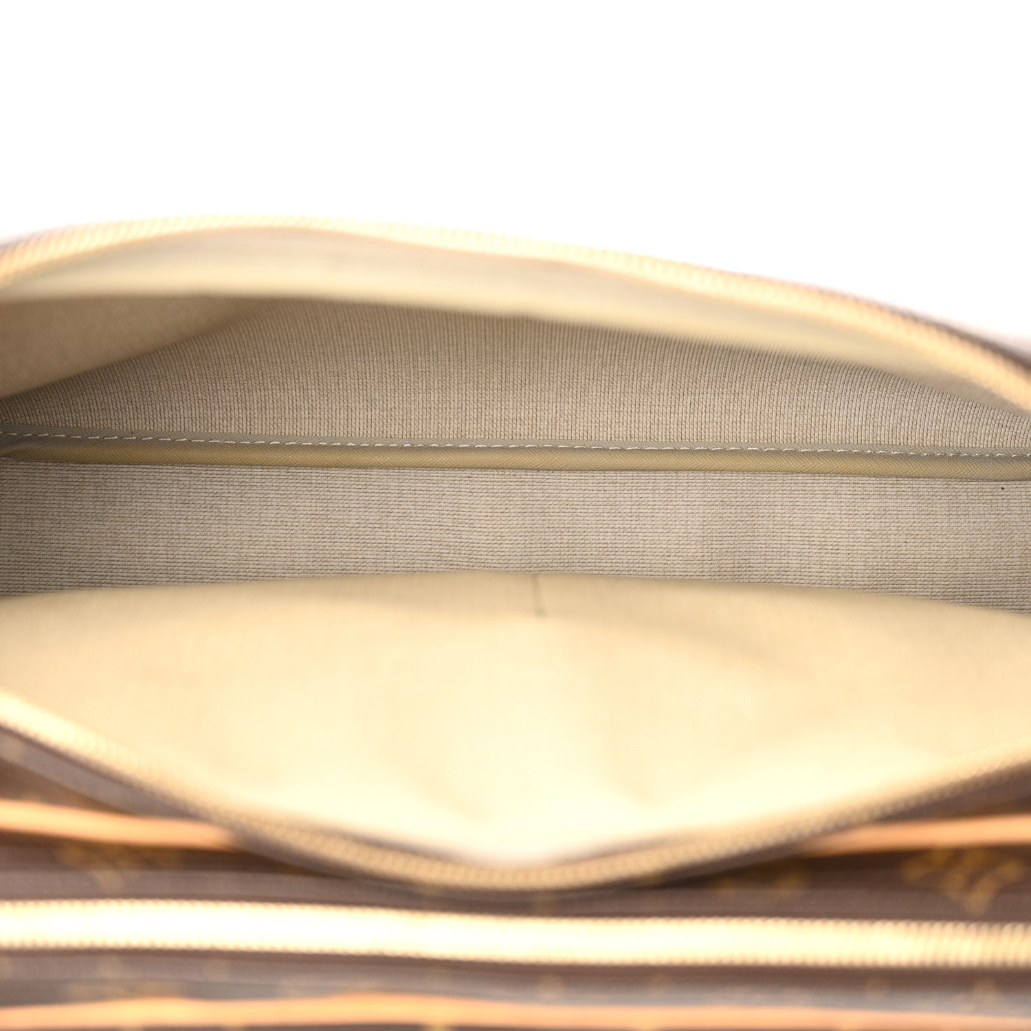 Louis Vuitton Monogram Reporter GM 6 of 15