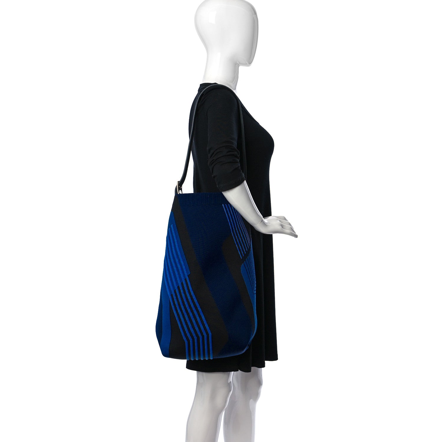 Hermes Technical Mesh Hunter Calfskin Etriviere Dynamo Shoulder Bag MM Bleu Marine Black 2 of 9