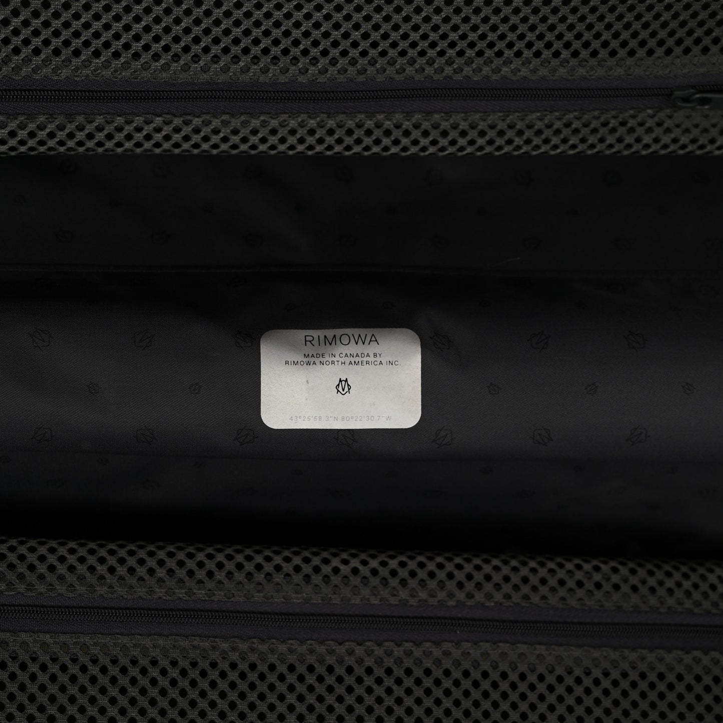 Gloss Polycarbonate Essential Cabin Black