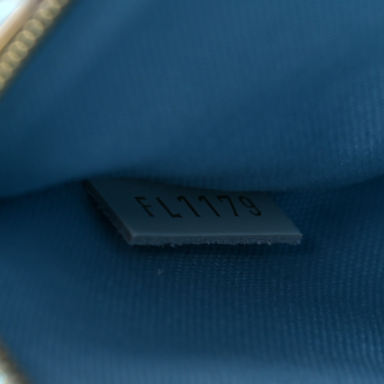 Louis Vuitton Monogram Giant Hamptons Onthego Blue 8 of 13