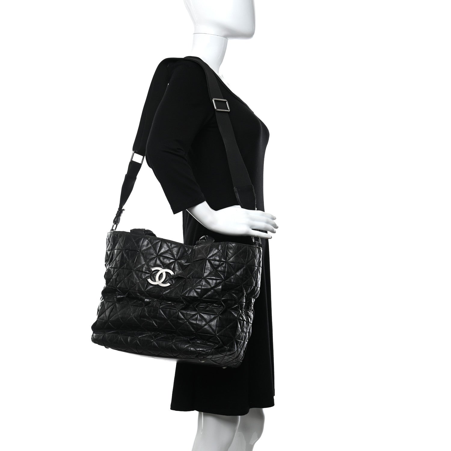 Chanel Aged Calfskin CC Tote Black 3 of 15