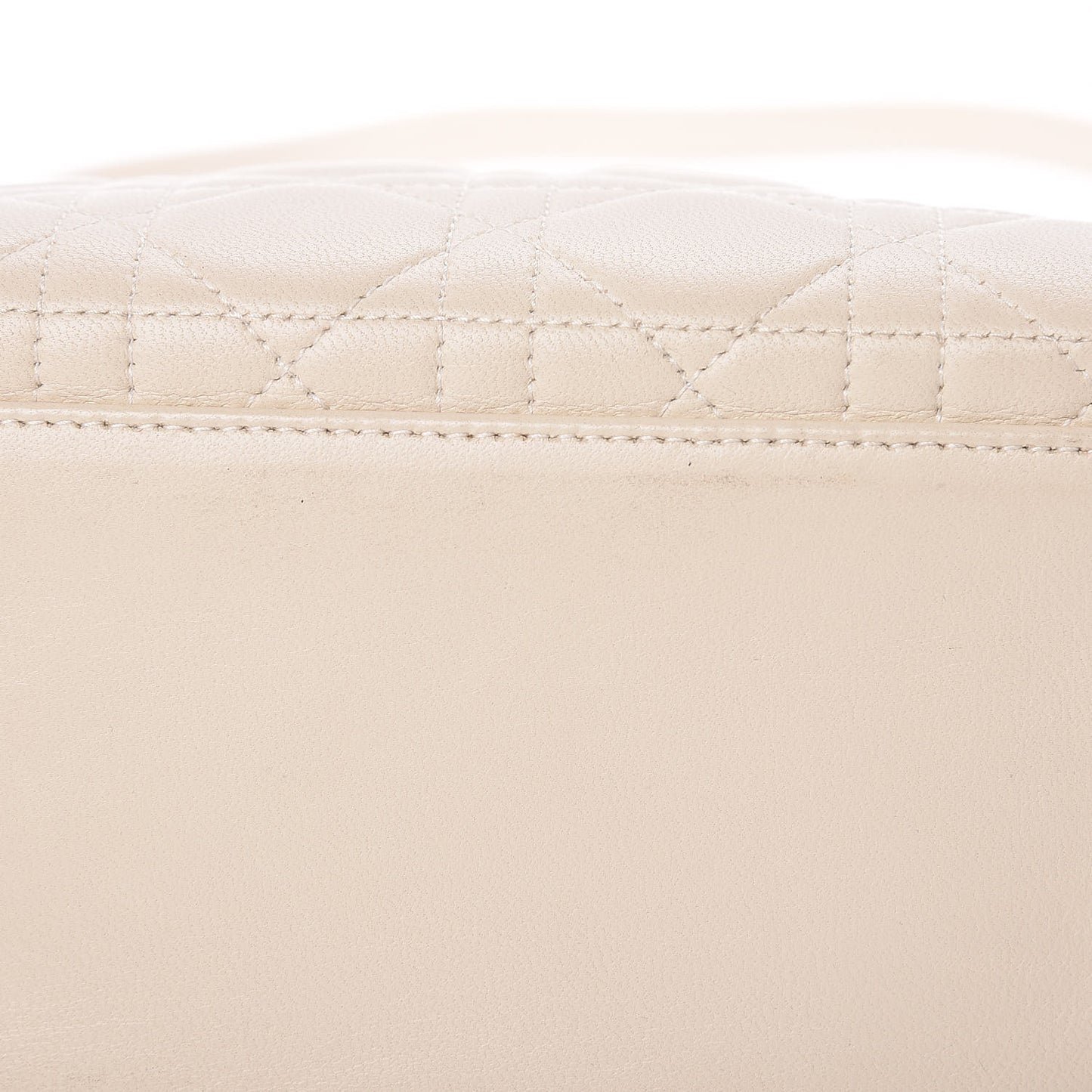 Lambskin Cannage Medium Lady Dior Light Beige