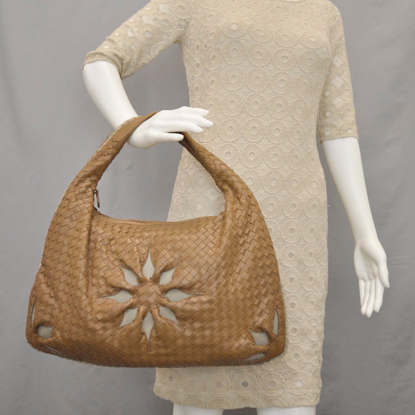 Nappa Intrecciato Flower Large Veneta Hobo
