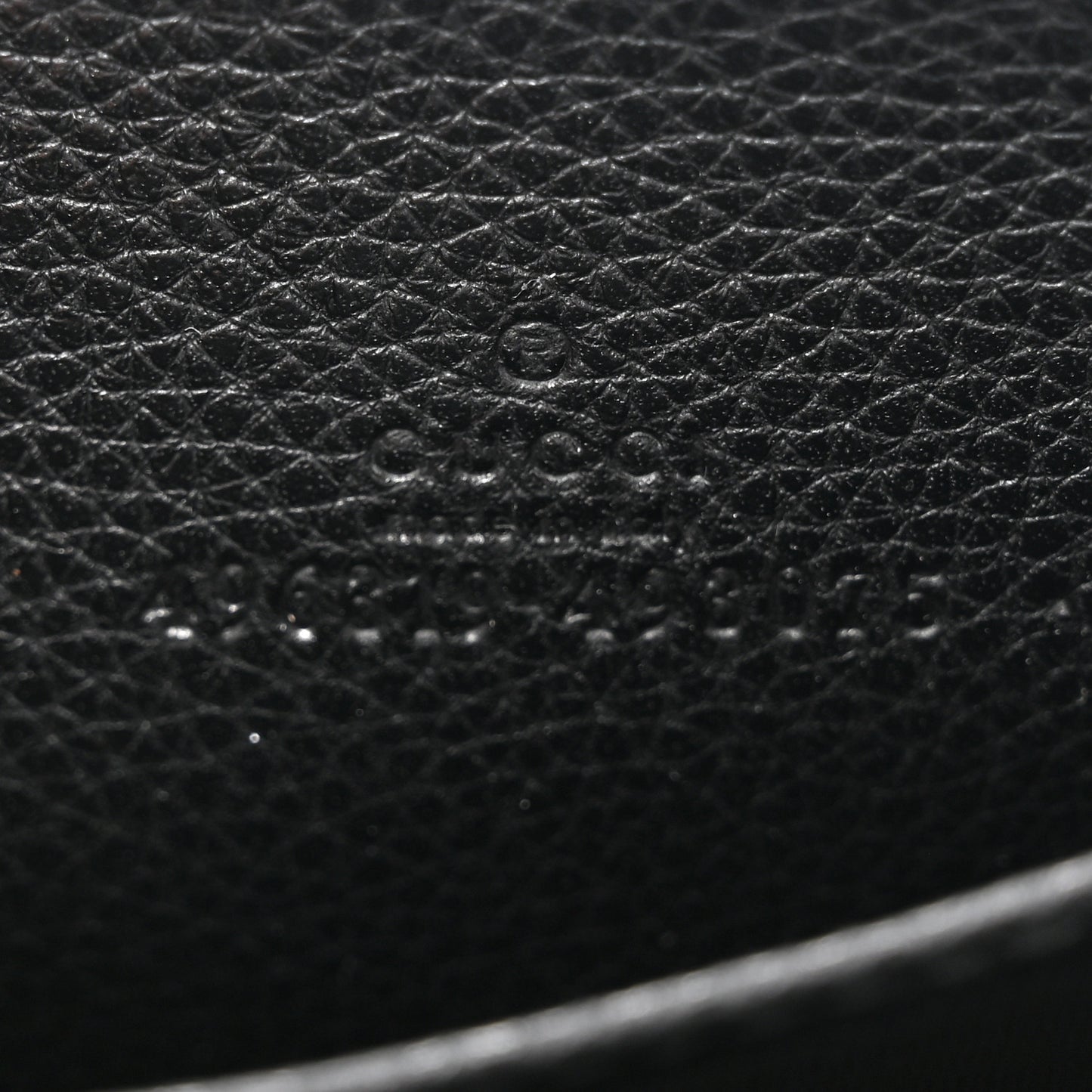 Calfskin Logo Zip Around Card Case Black