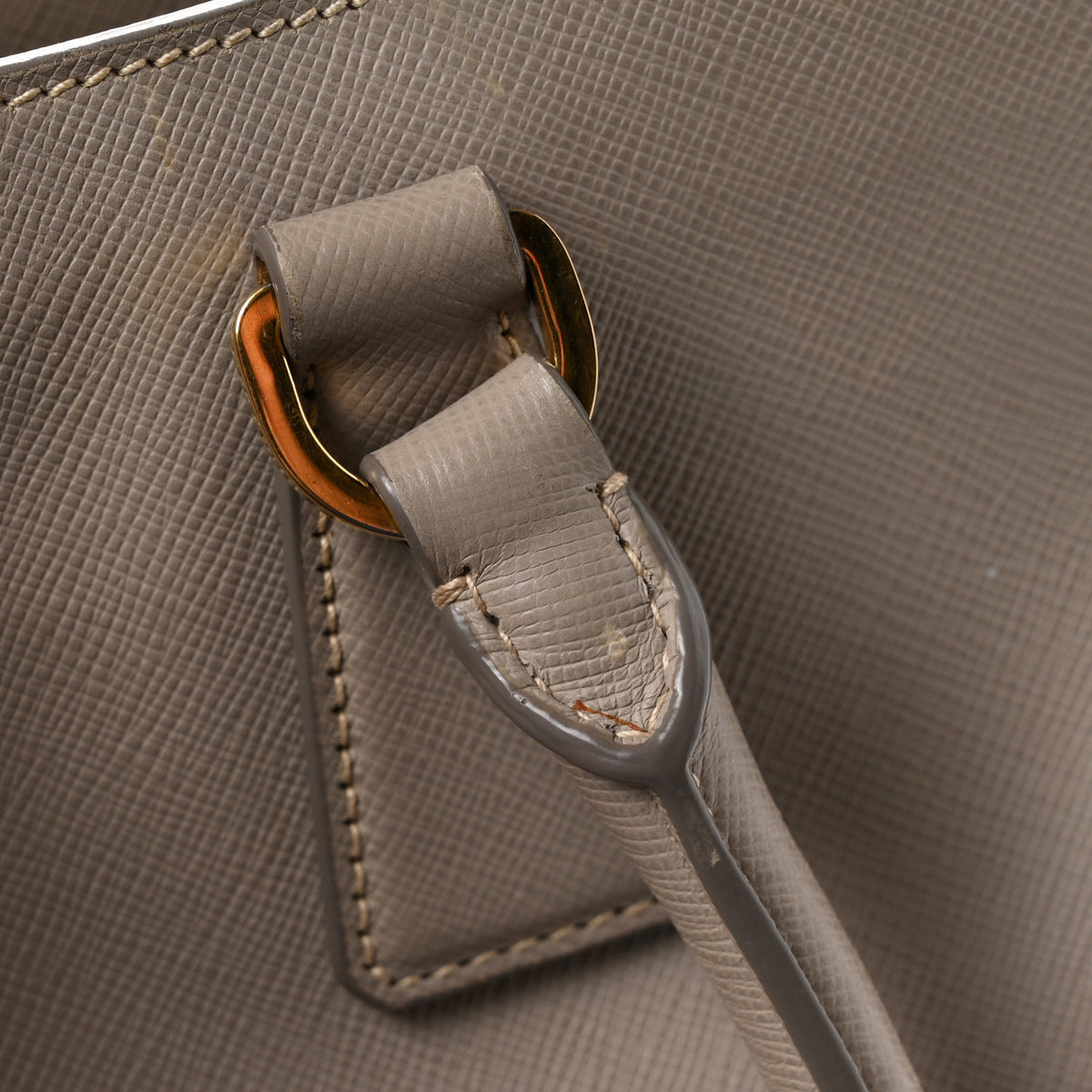 Saffiano Lux Medium Tote Argilla