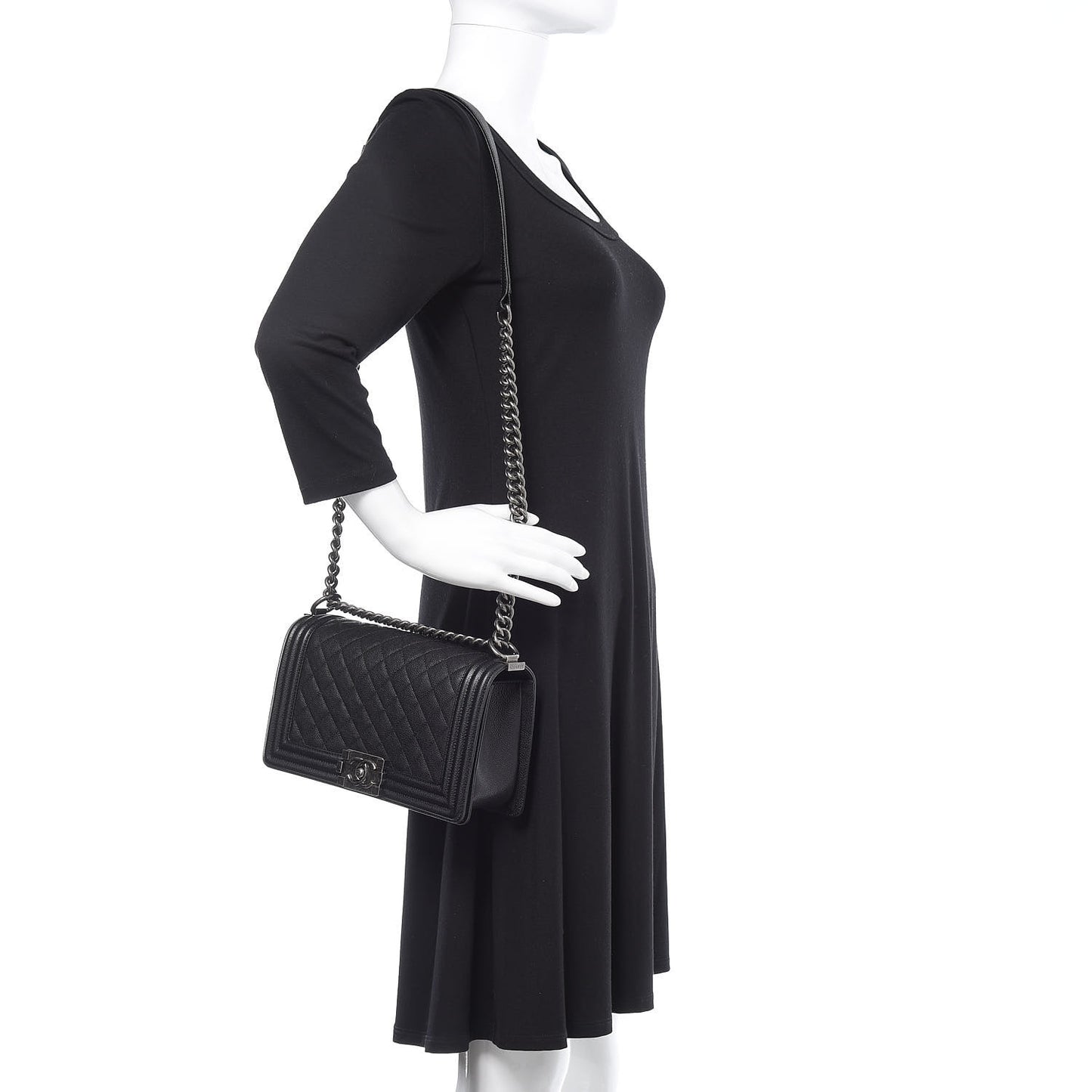 Caviar Quilted Medium Boy Flap Black