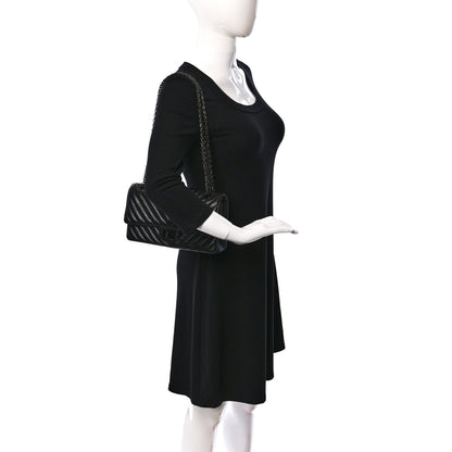 Chanel Aged Calfskin Chevron Quilted 2.55 Reissue 225 Flap So Black 2 of 9