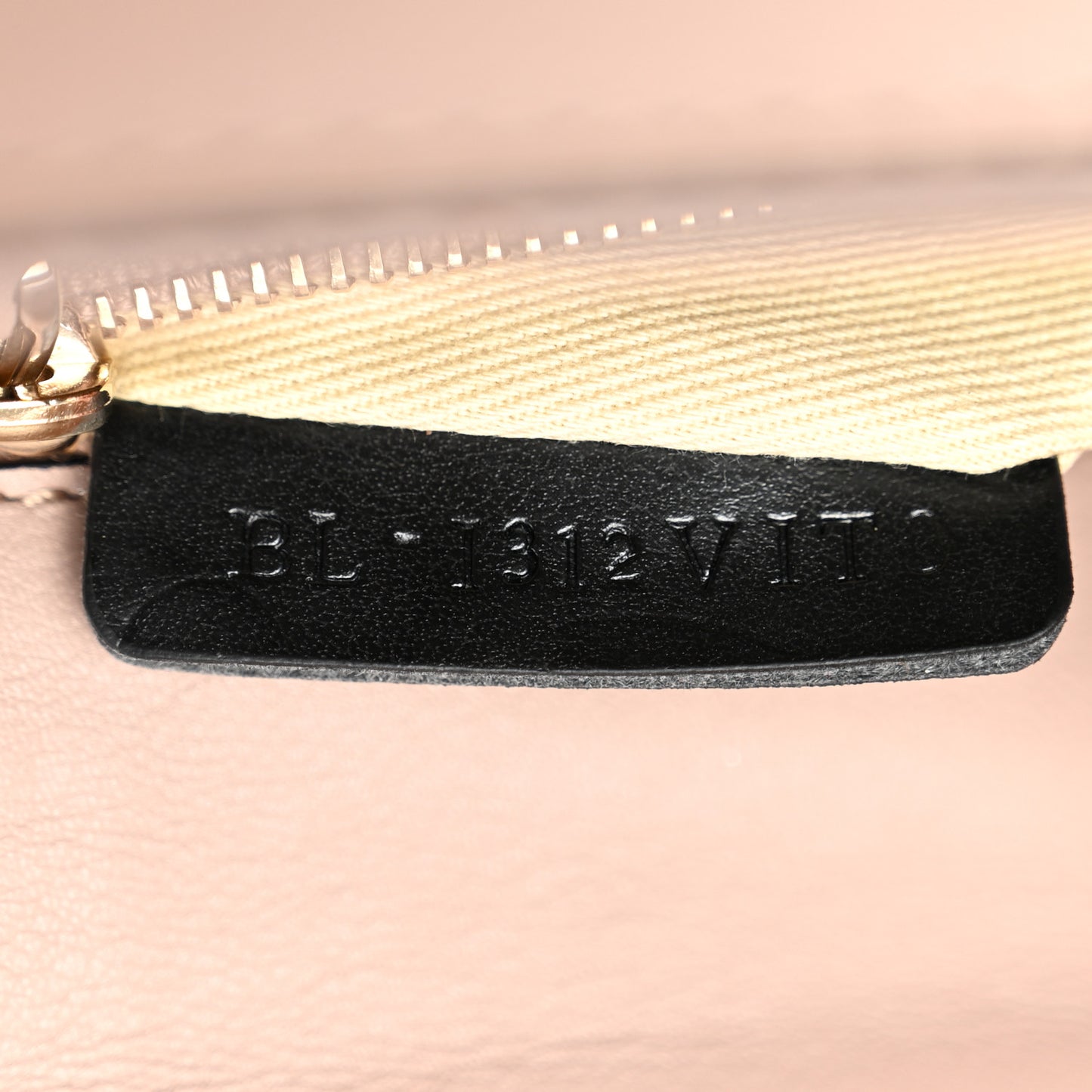 Vitello Small Glam Lock Rockstud Flap Poudre