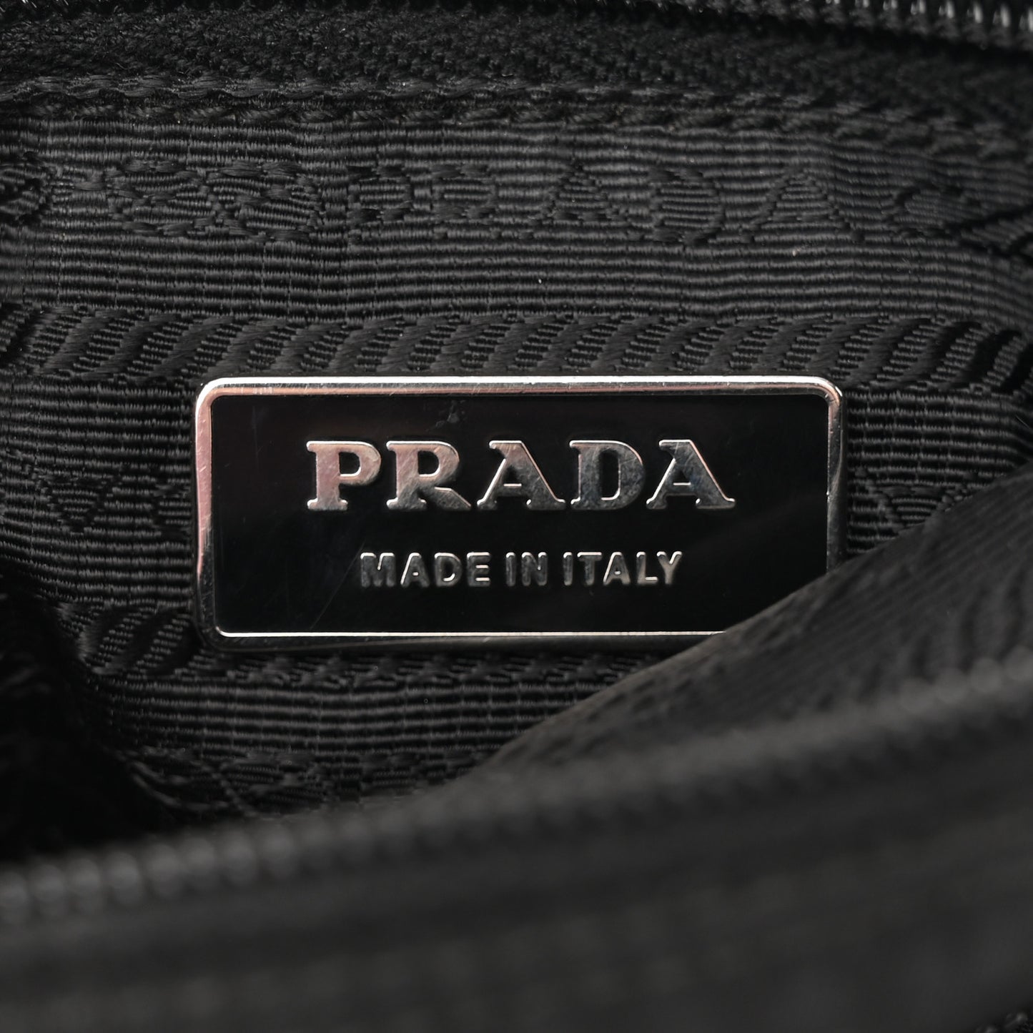 Nylon Vela Messenger Black