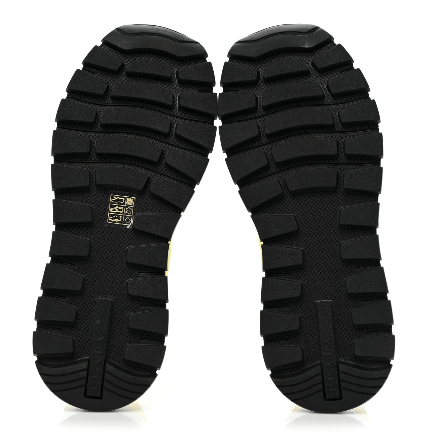 Re-Nylon Piuma Metal Triangle Logo Quilted 45mm Sneakers 41 Narciso