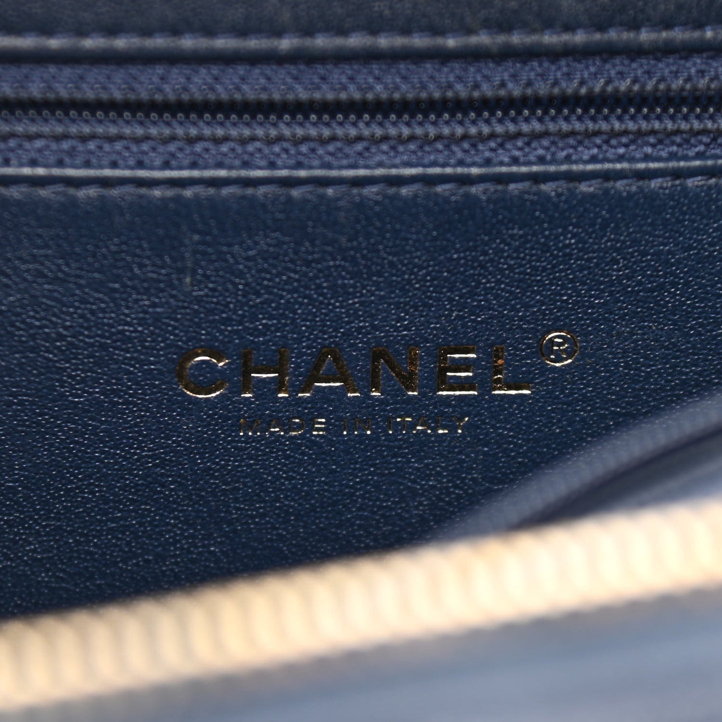 Caviar Quilted Medium CC Filigree Vanity Case Navy