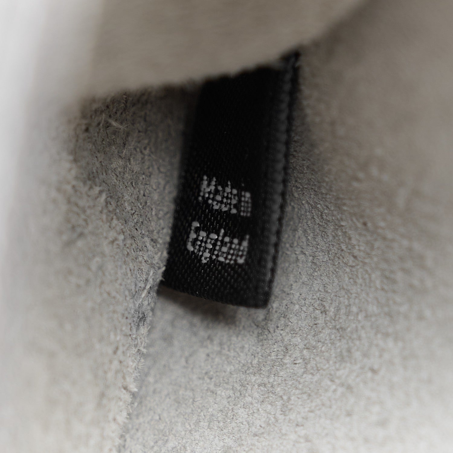 Mulberry Heavy Grain Medium Lily Pale Grey 7 of 11