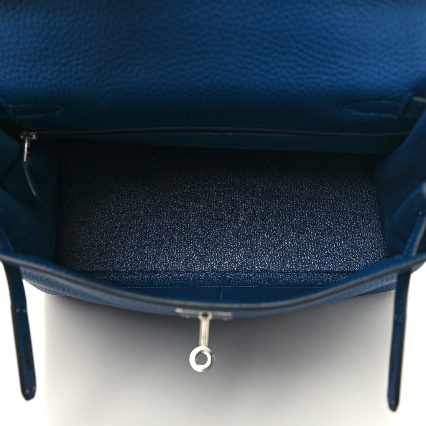 Taurillon Clemence Kelly Retourne 28 Deep Blue