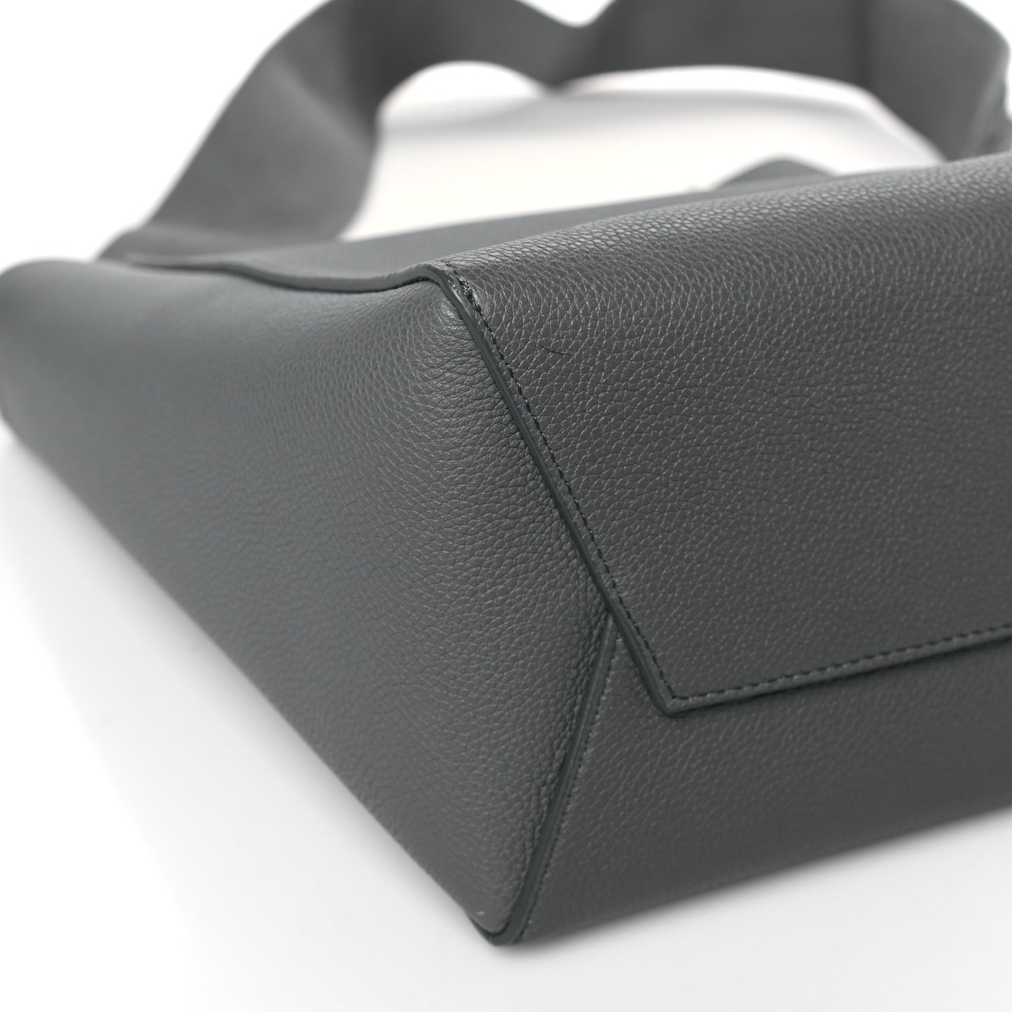 Soft Grained Calfskin Small Sangle Bucket Bag Kohl