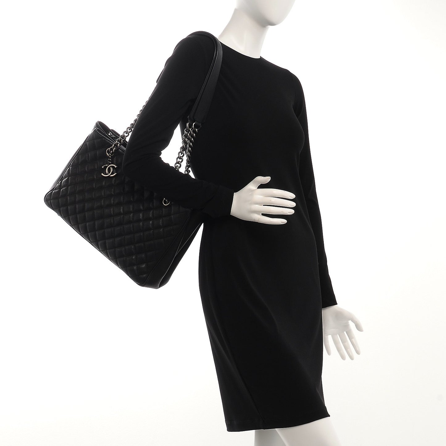 Caviar Quilted Medium Rock In Rome Tote Black