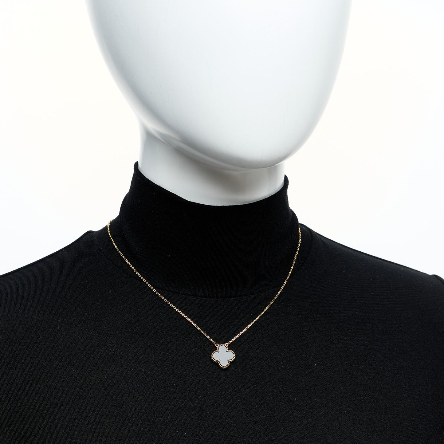 18K Yellow Gold Black Onyx Vintage Alhambra Pendant Necklace