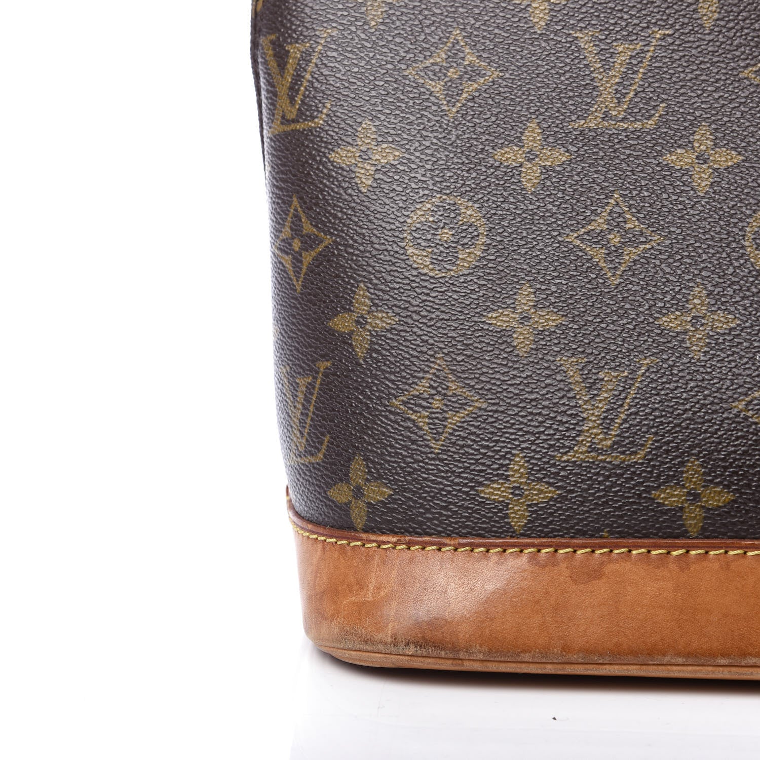 Louis Vuitton Monogram Alma PM 17 of 26