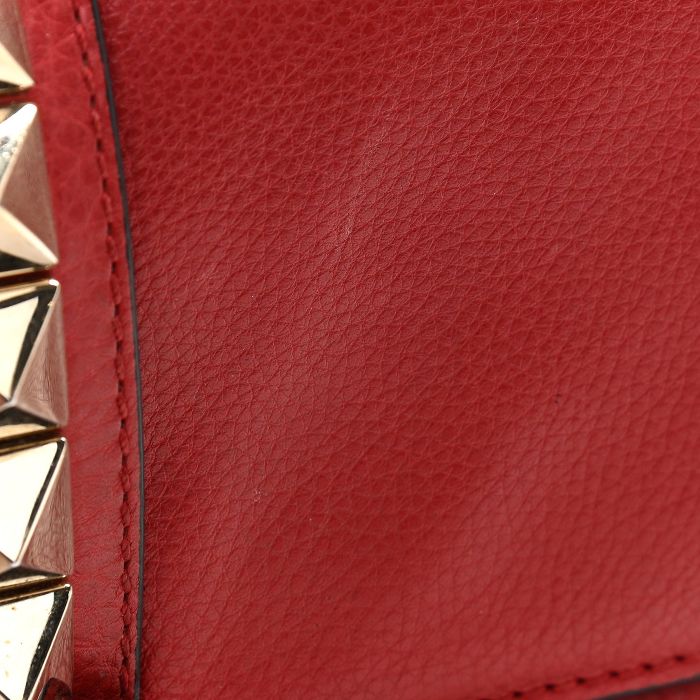 Pebbled Calfskin Medium Glam Lock Rockstud Flap Red