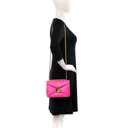 Valentino Garavani Nappa One Stud Chain Clutch Pink PP 2 of 8
