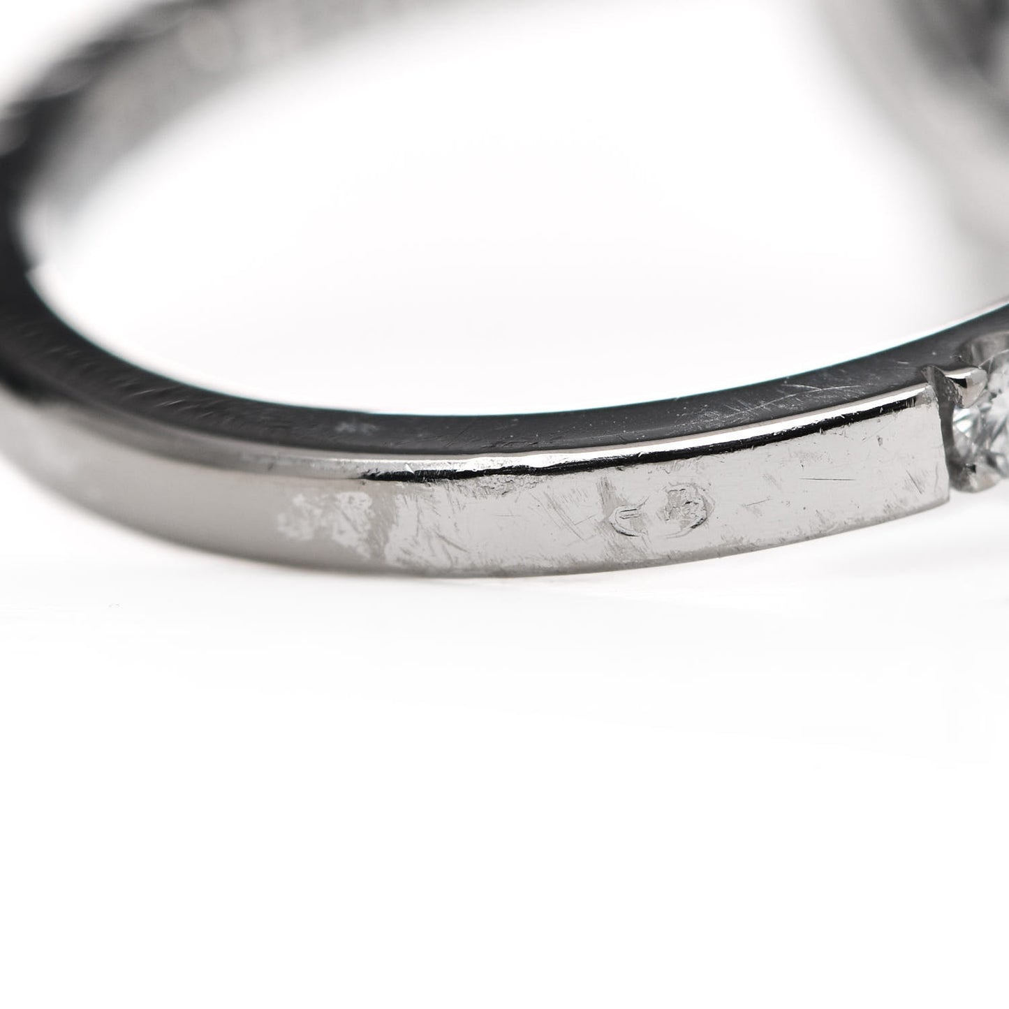 18K White Gold Diamond Finesse Ring 53 6.25