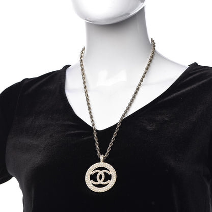 Chanel Pearl CC Round Pendant Necklace Gold 2 of 5