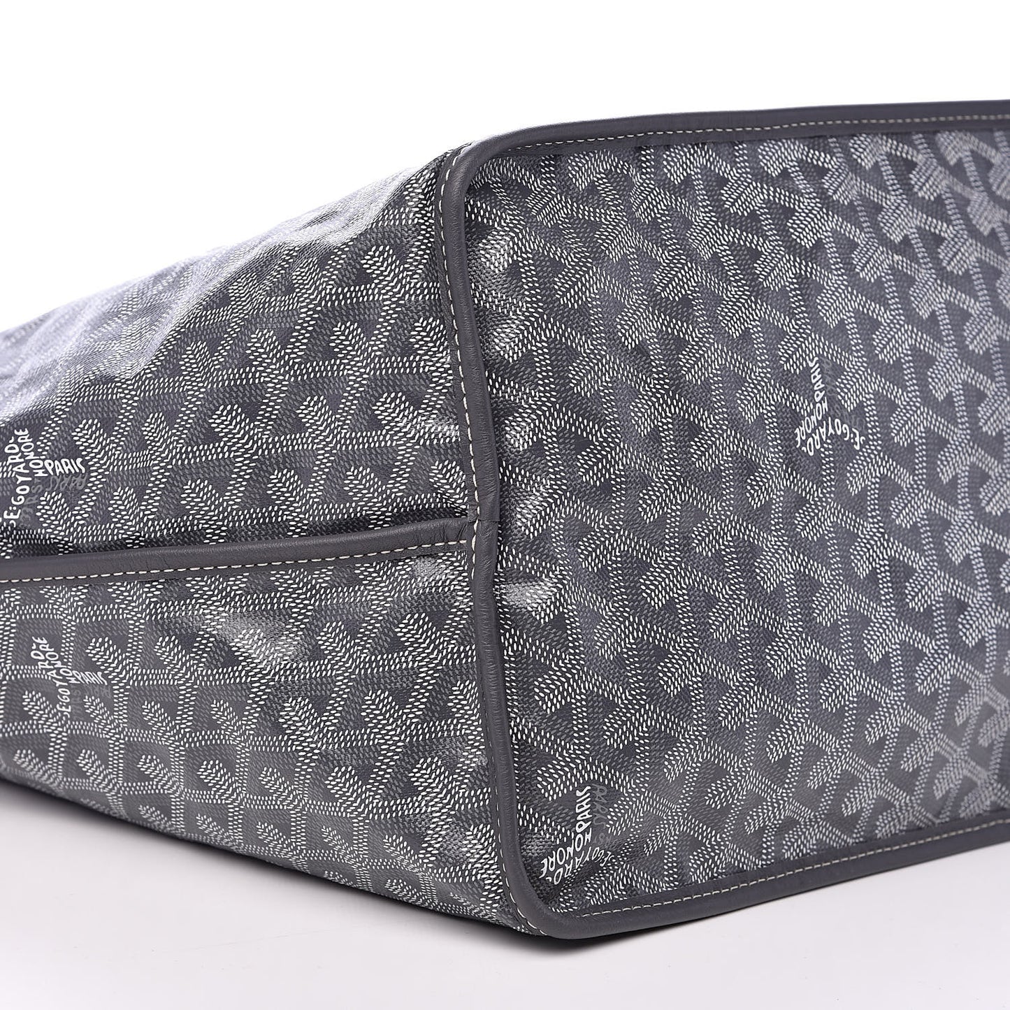 Goyardine Reversible Anjou GM Grey