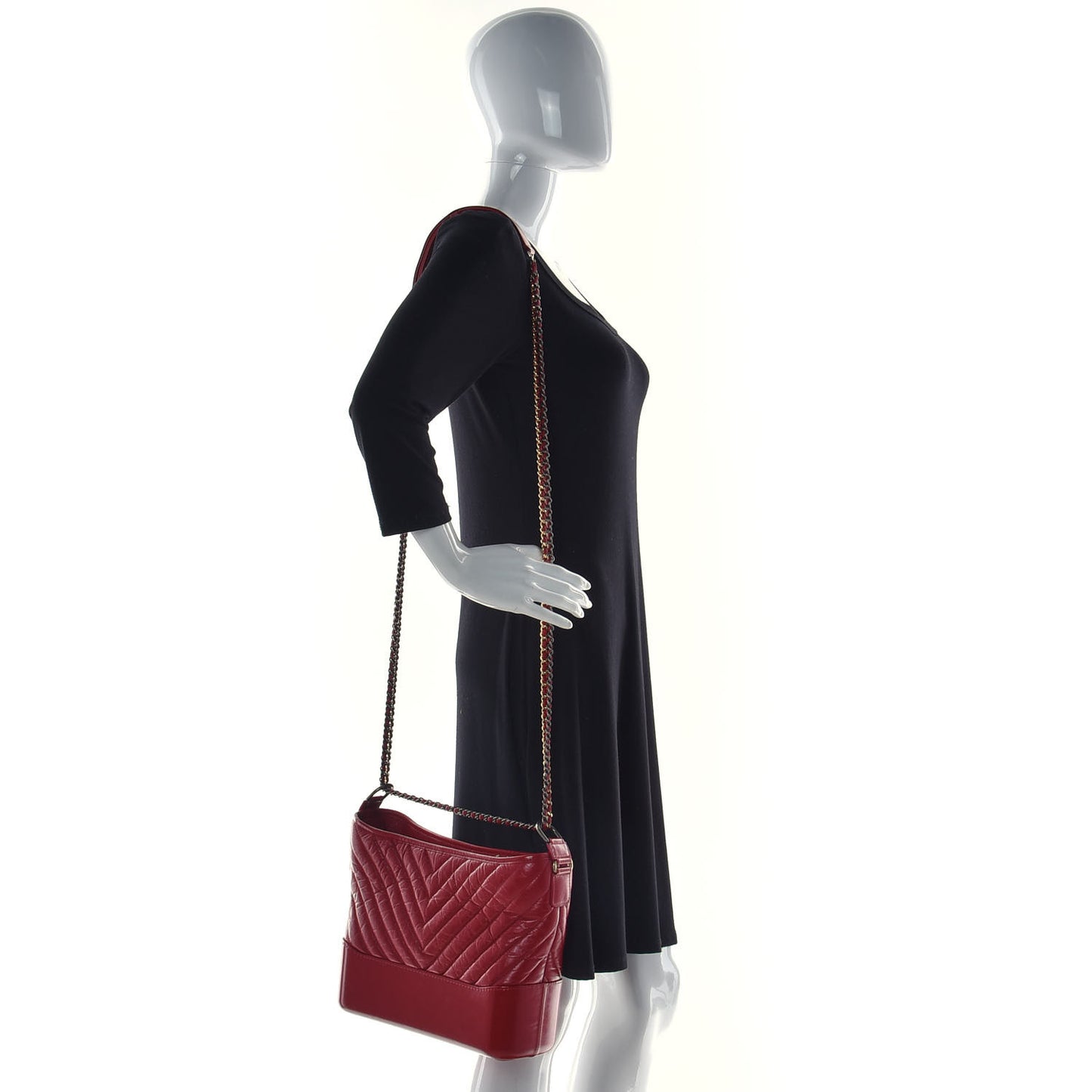 Aged Calfskin Chevron Quilted Medium Gabrielle Hobo Red