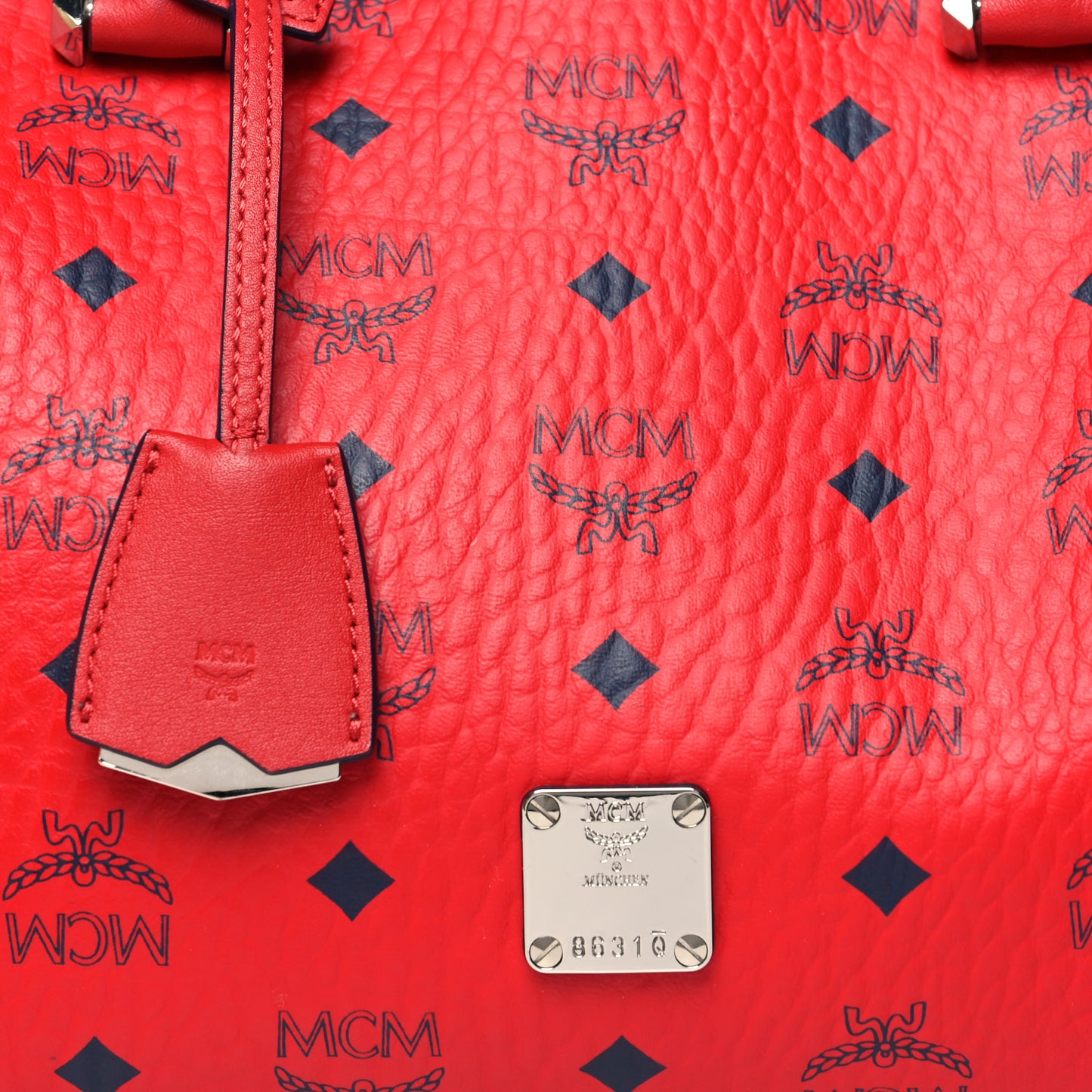 Visetos Medium Essential Boston Bag Red