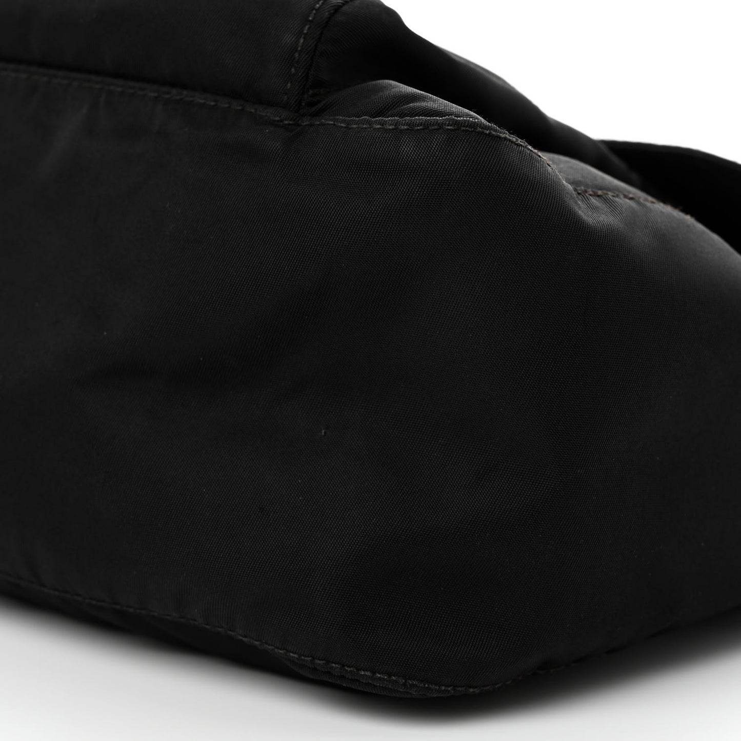 Nylon Vela Messenger Black