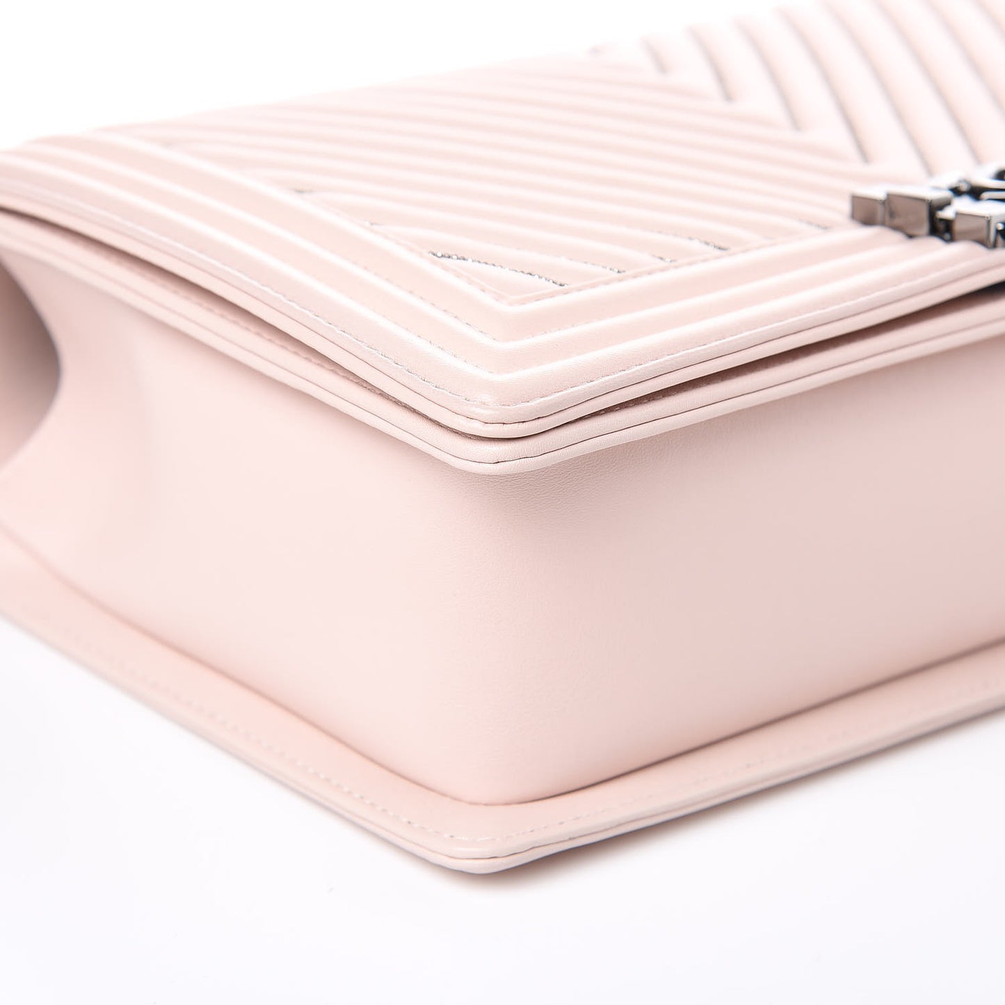 Calfskin Chevron Micro Chains Boy Flap Light Pink