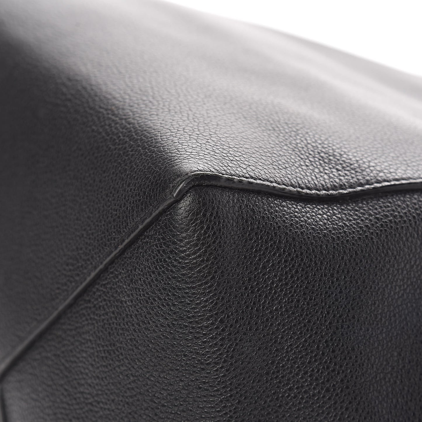 Soft Grained Calfskin Medium Belt Cabas Phantom Black