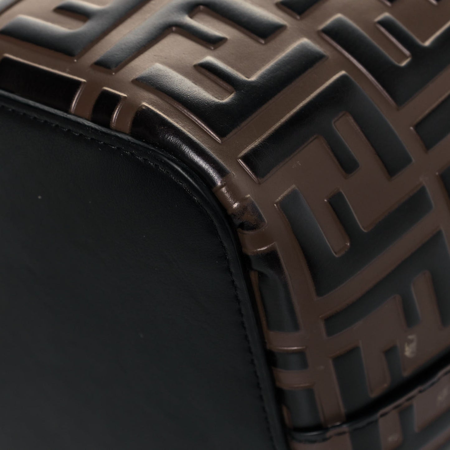 Vitello Grace F is Fendi Bi-Color FF 1974 Embossed Grande Mon Tresor Bucket Bag Maya Black Fragola