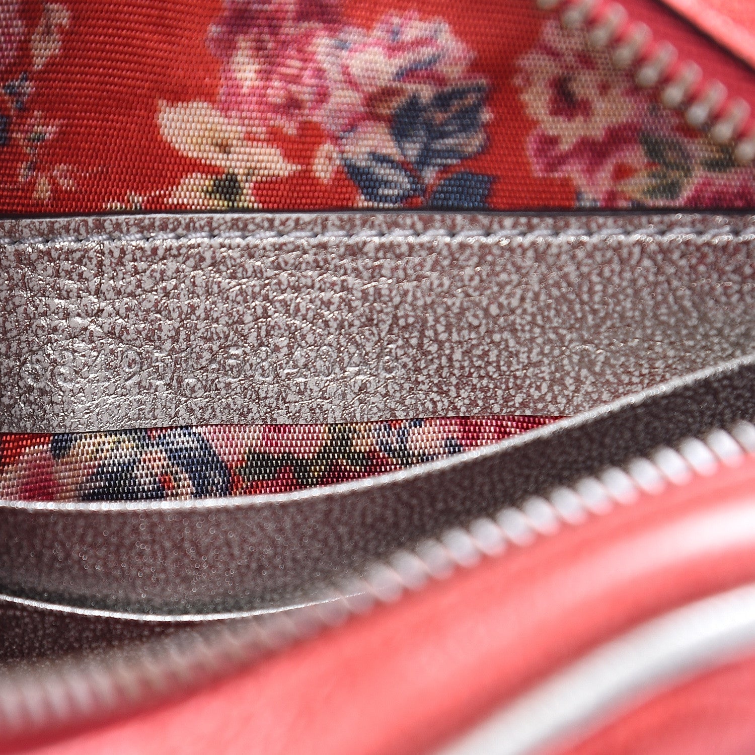 Gucci Laminated Nappa Trapuntata Mini Zumi Dome Shoulder Bag Rosso Marine Argento 8 of 9