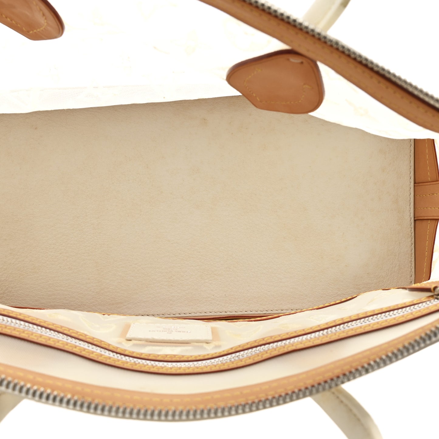 Monogram Transparence Lockit East-West White