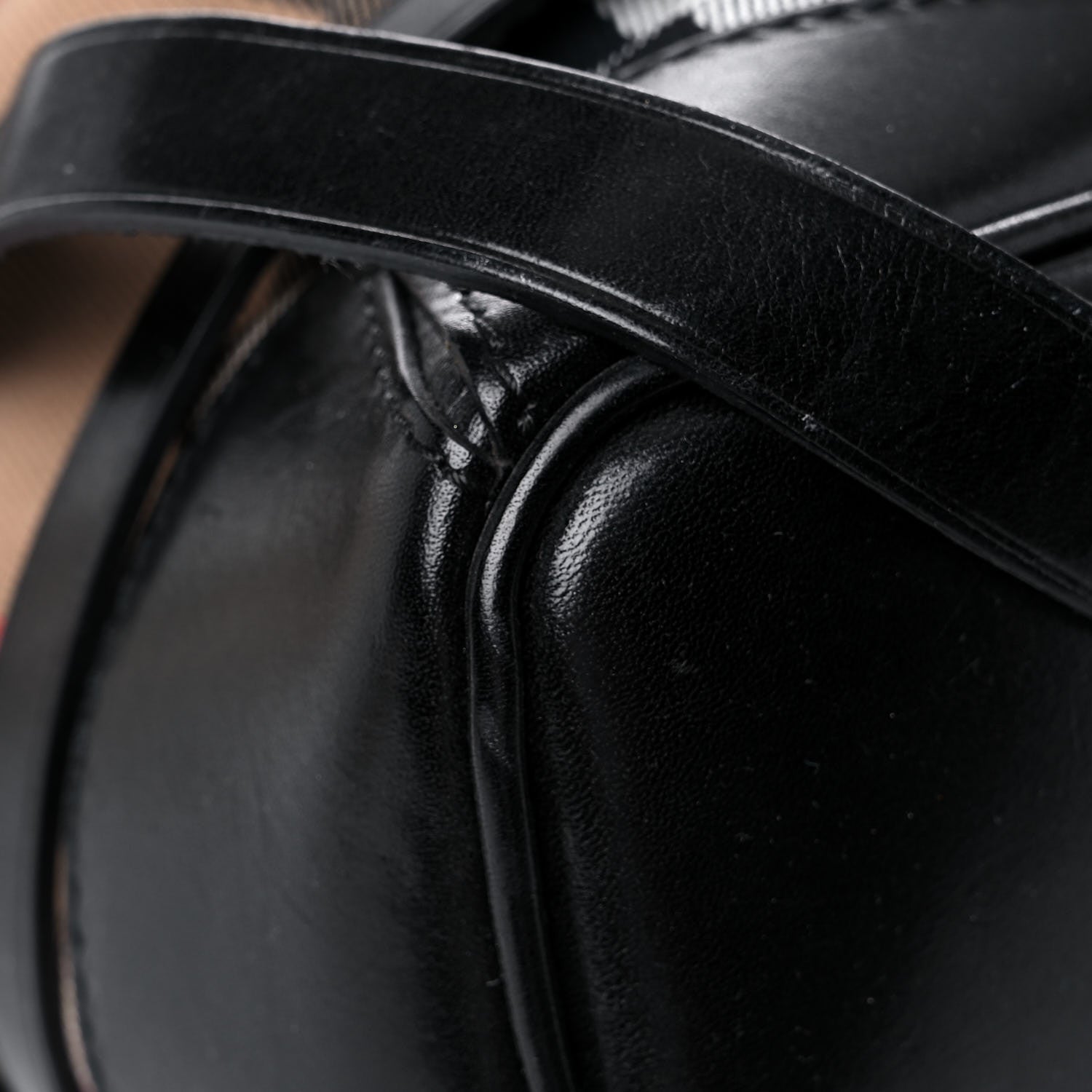 Burberry House Check Bridle Calfskin Medium Gosford Hobo Black 7 of 20