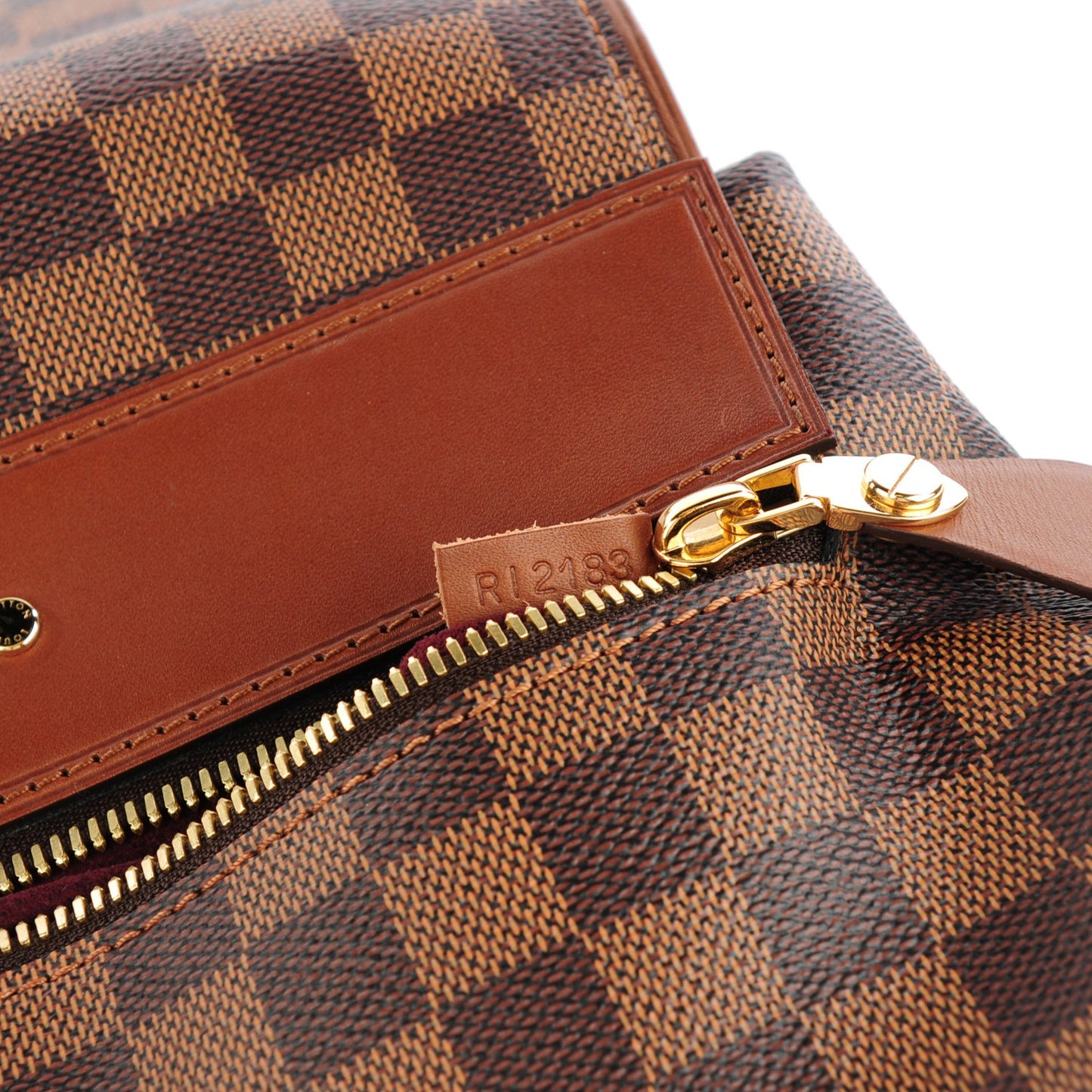 Damier Ebene Pochette Ascot