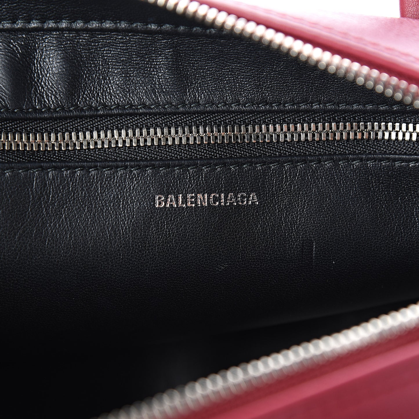 Shiny Day Calfskin S Triangle Duffle Rouge Grenat